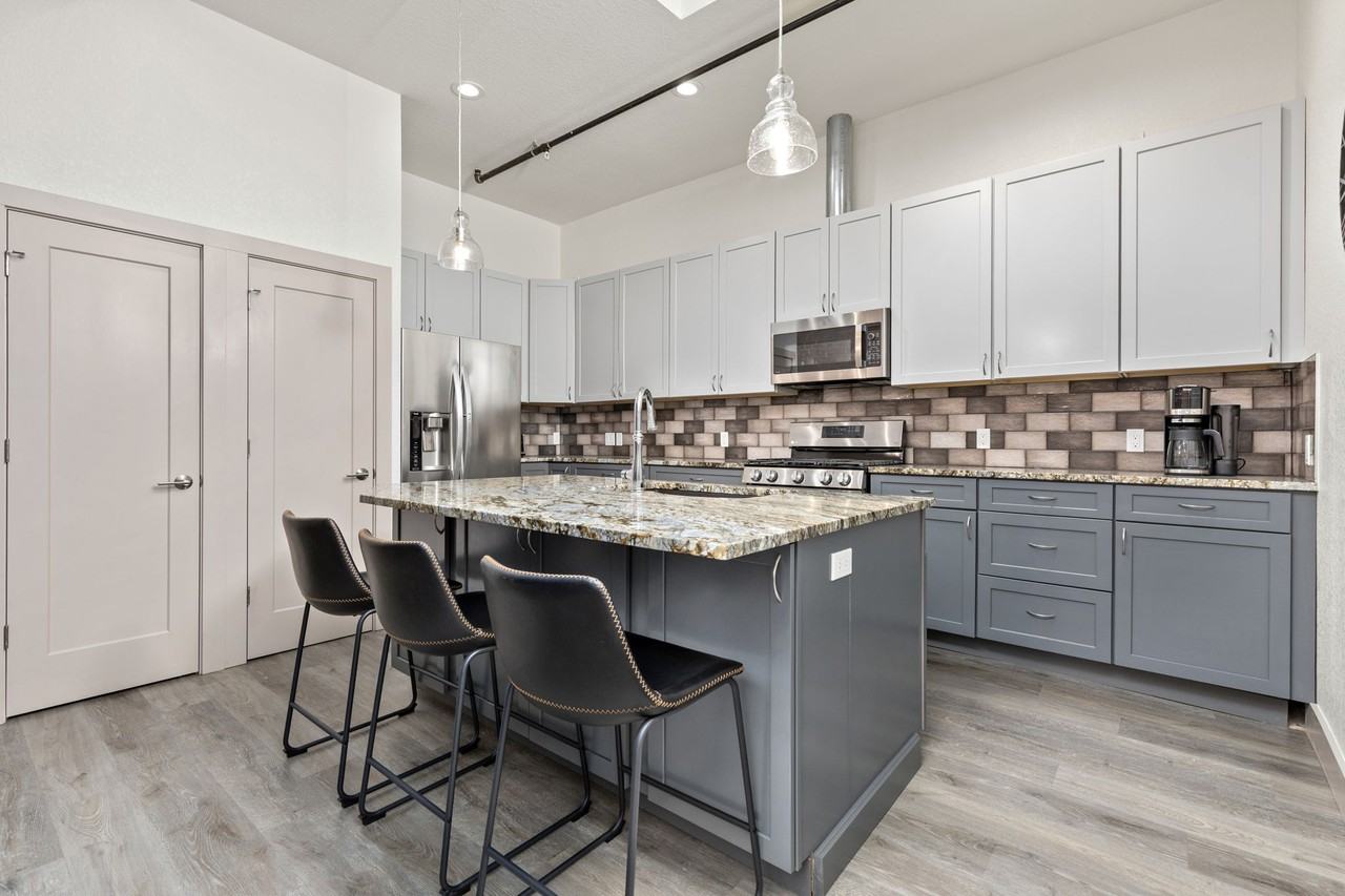 331 Main St #202 - Photo 6 of 26