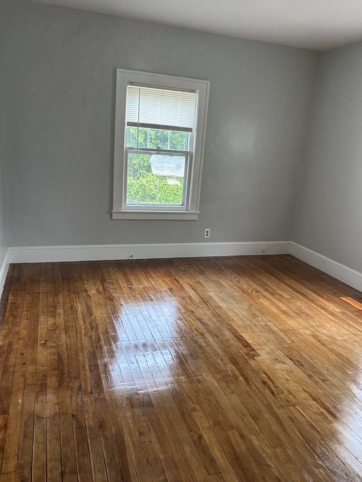 57 Noel St #1 - Photo 4 of 8