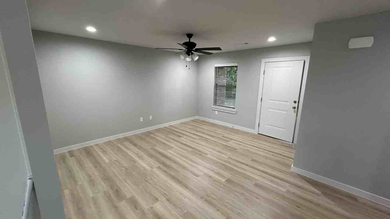 312 W Butler St #3 - Photo 3 of 19