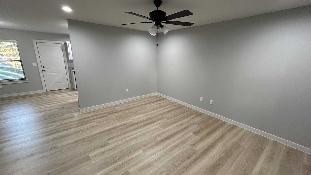 312 W Butler St #3 - Photo 4 of 19