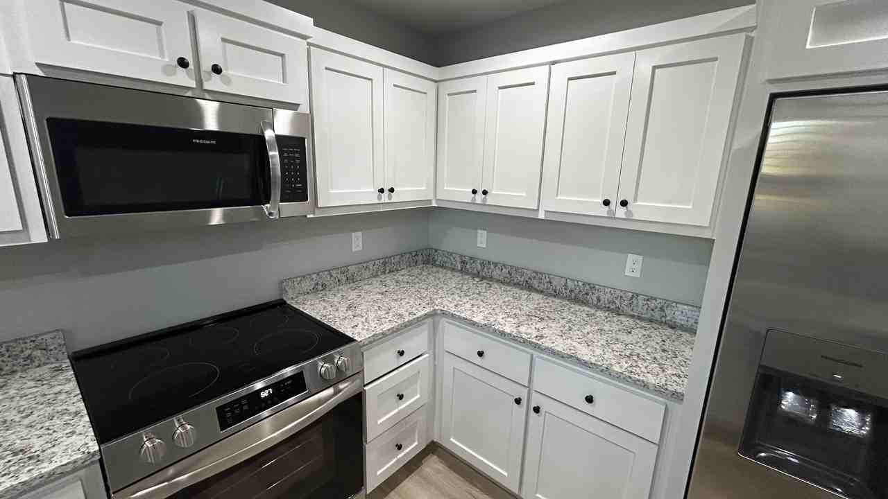 312 W Butler St #3 - Photo 7 of 19