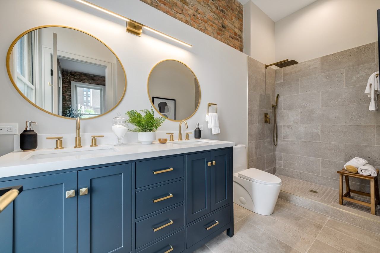 1810 N Wells St #206 - Photo 7 of 11