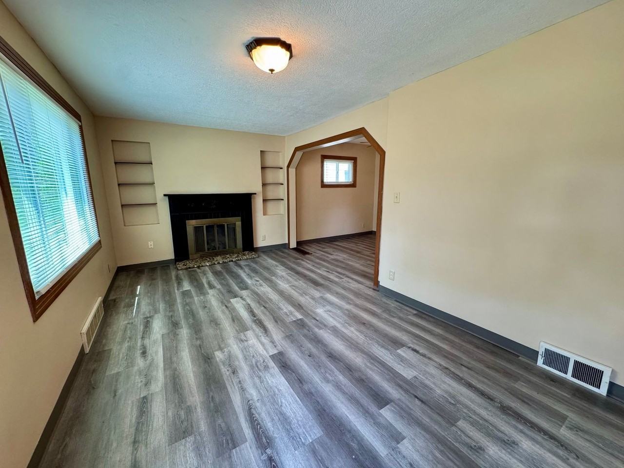1317 38th St Nw #NA - Photo 4 of 20