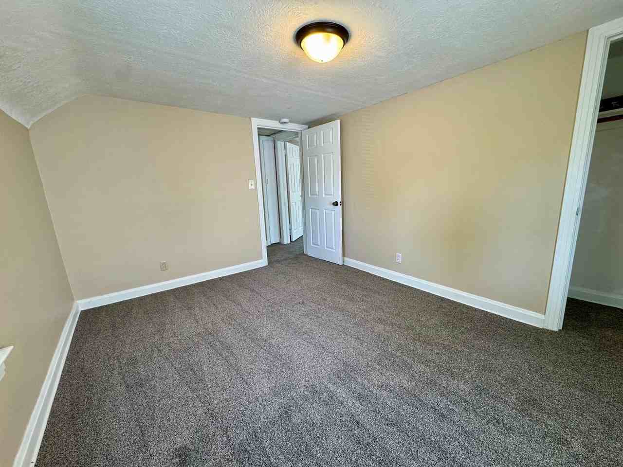 1317 38th St Nw #NA - Photo 7 of 20
