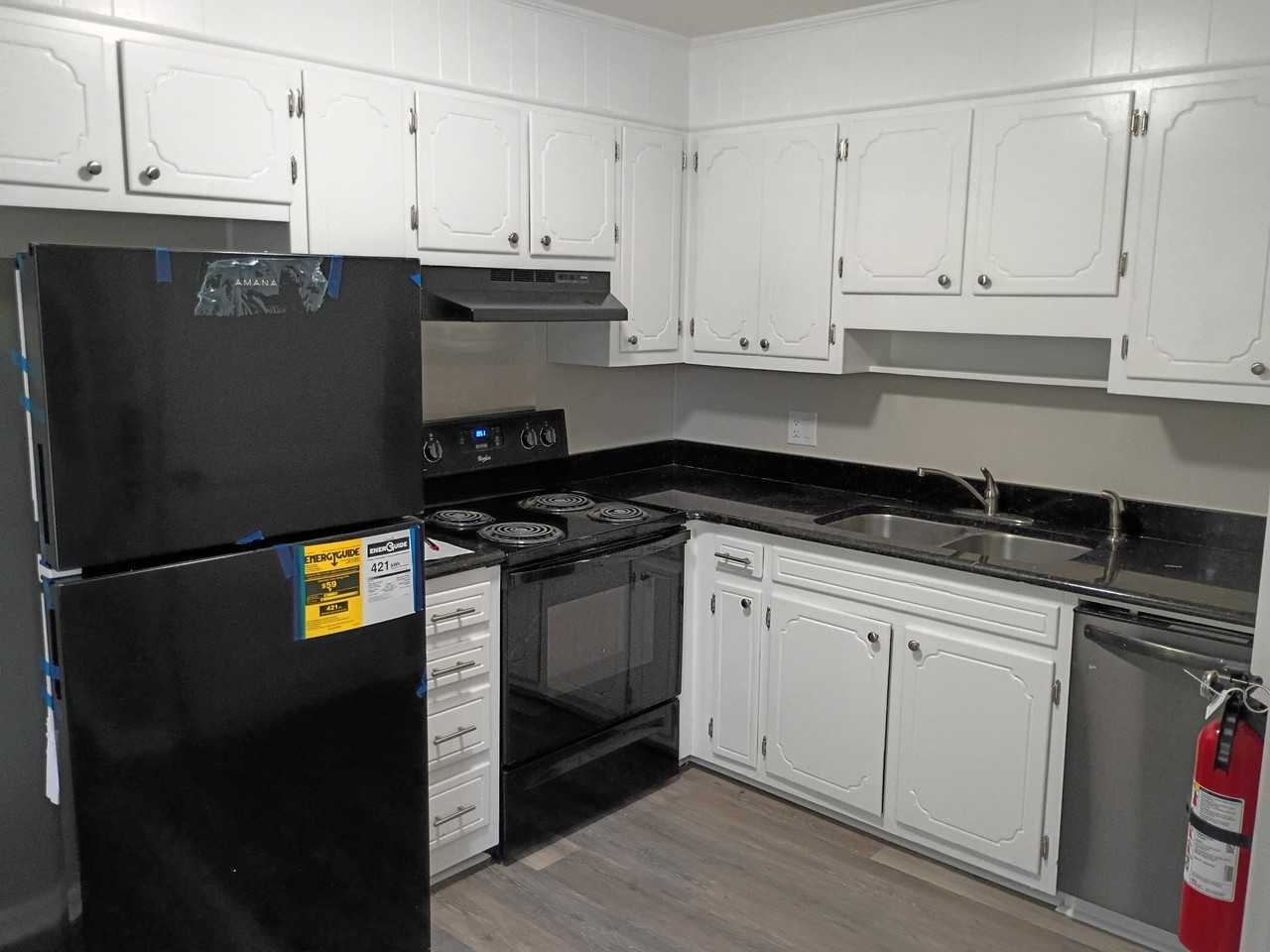 130 Colonial Ct #41 - Photo 4 of 7
