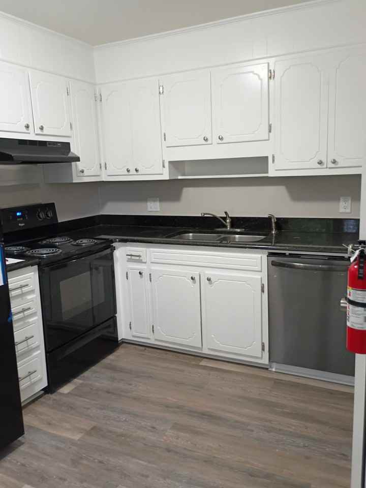 130 Colonial Ct #41 - Photo 5 of 7
