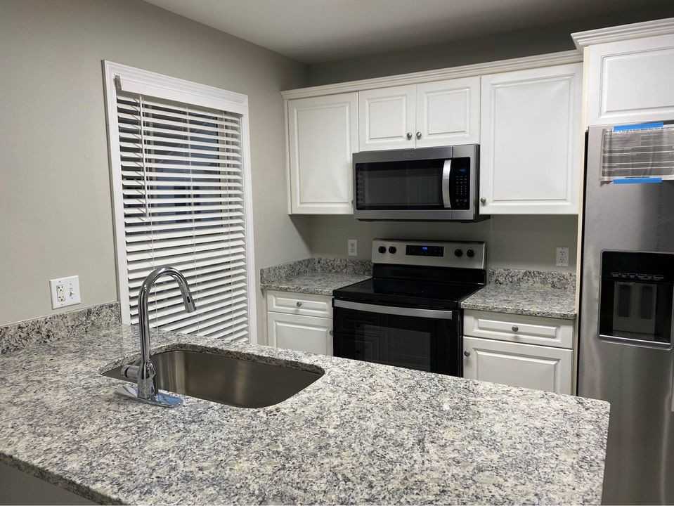 1031 Nottingham Dr Apt A #A - Photo 7 of 12