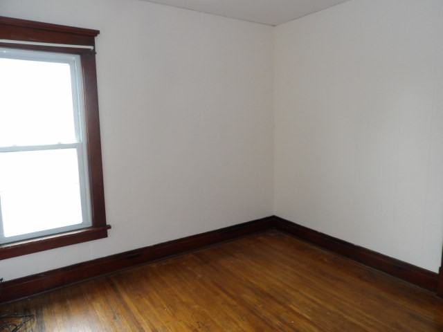 281 Woodside Ave #2 - Photo 5 of 17