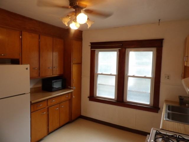 281 Woodside Ave #2 - Photo 7 of 17