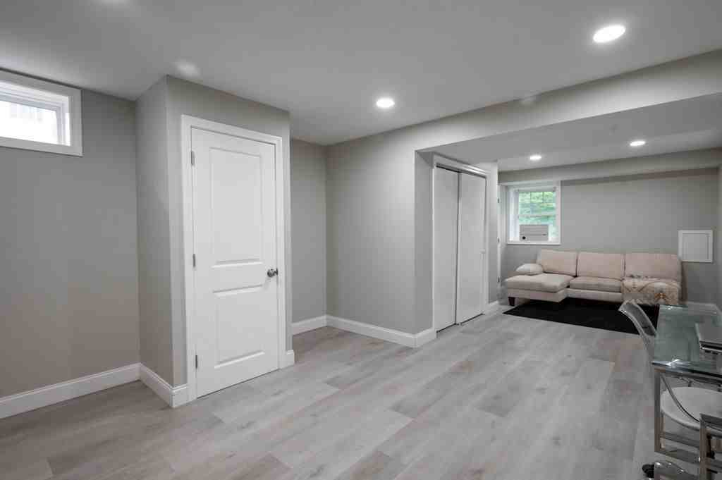 576 Main St #NA - Photo 3 of 8