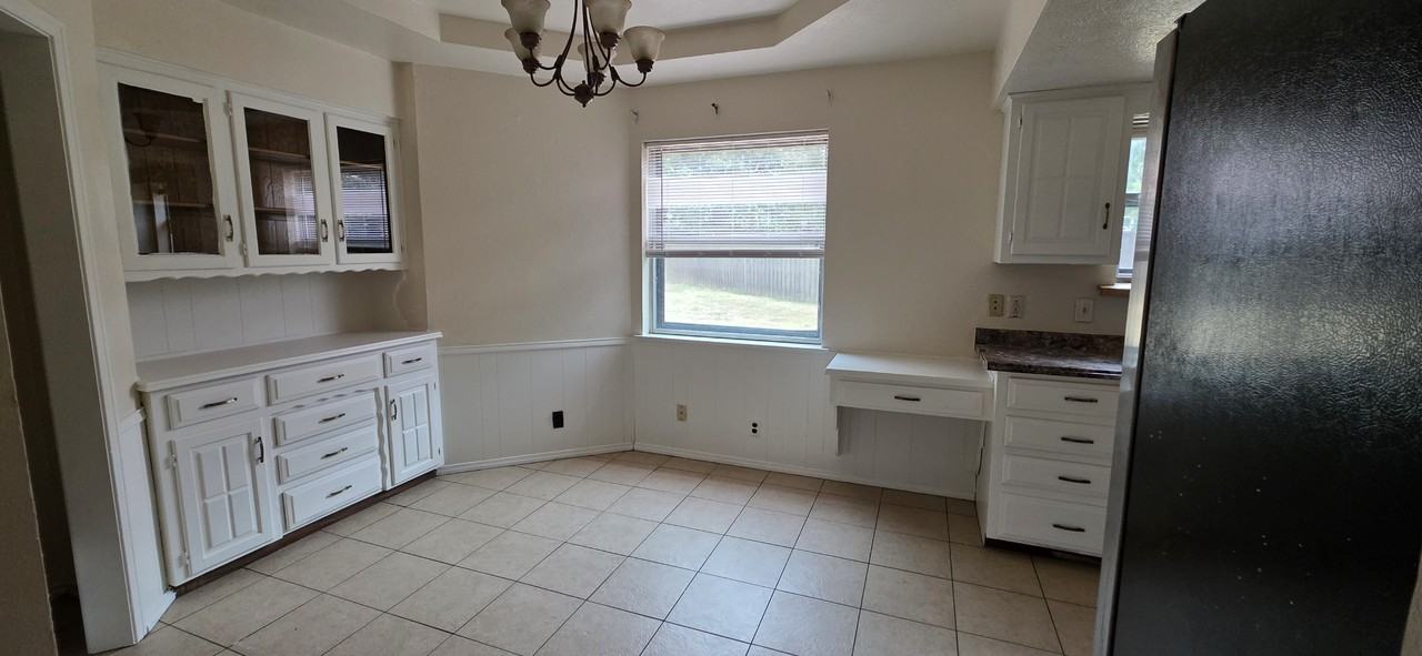 803 New England Ct #NA - Photo 4 of 9