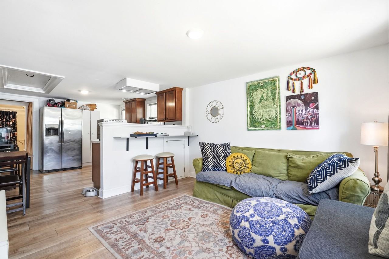 1826 Waddell St #A - Photo 6 of 18