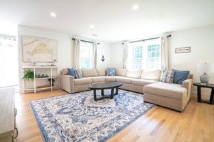 176 Palmer Ave #4 - Photo 1 of 1
