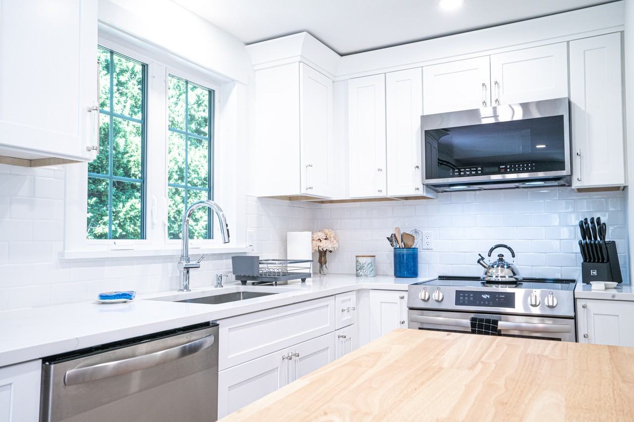 176 Palmer Ave #4 - Photo 5 of 15