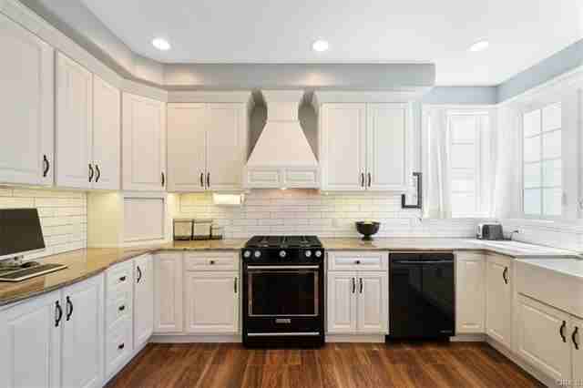 613 Poppy Ave #NA - Photo 4 of 25