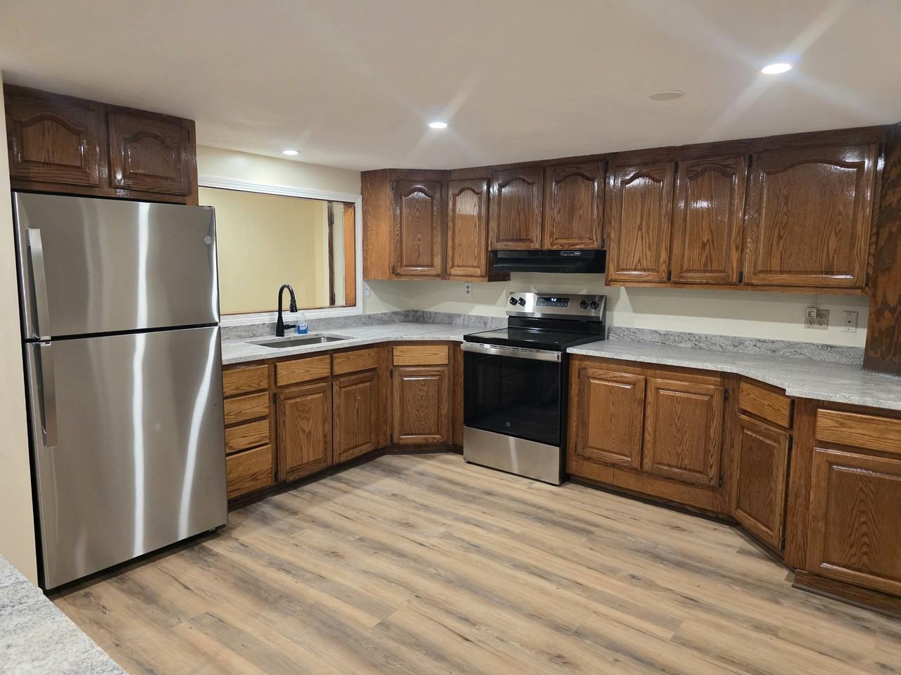 202 Alger St #A - Photo 2 of 20