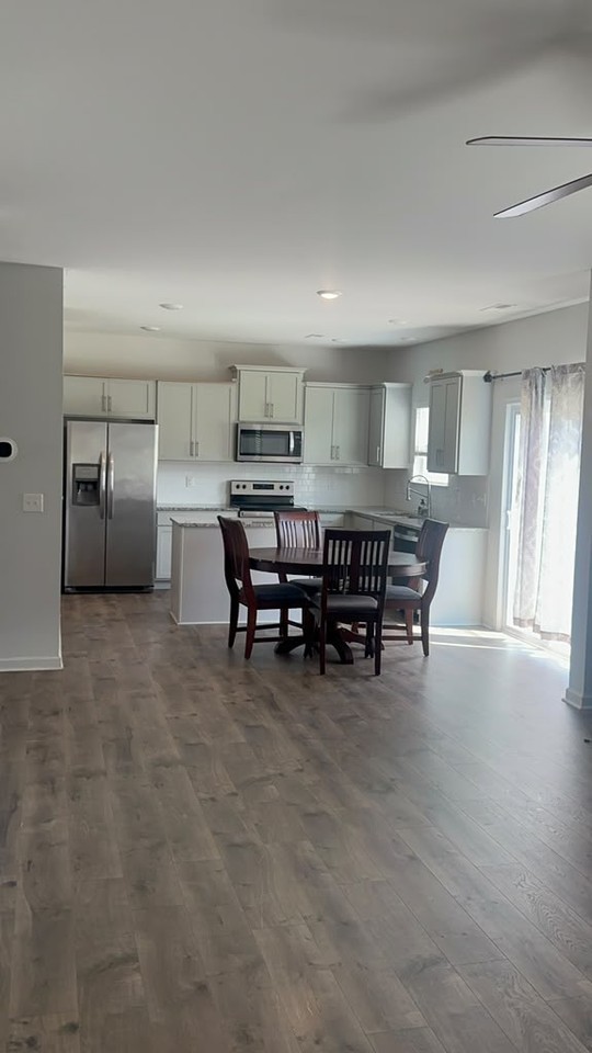 408 N Great White Way #NA - Photo 4 of 24