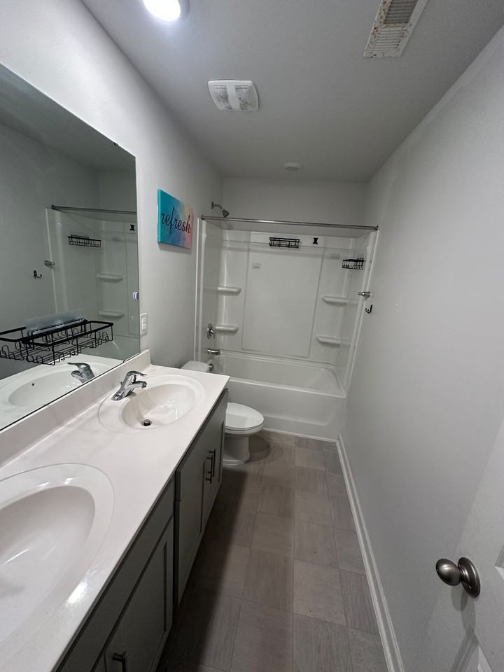 408 N Great White Way #NA - Photo 7 of 24