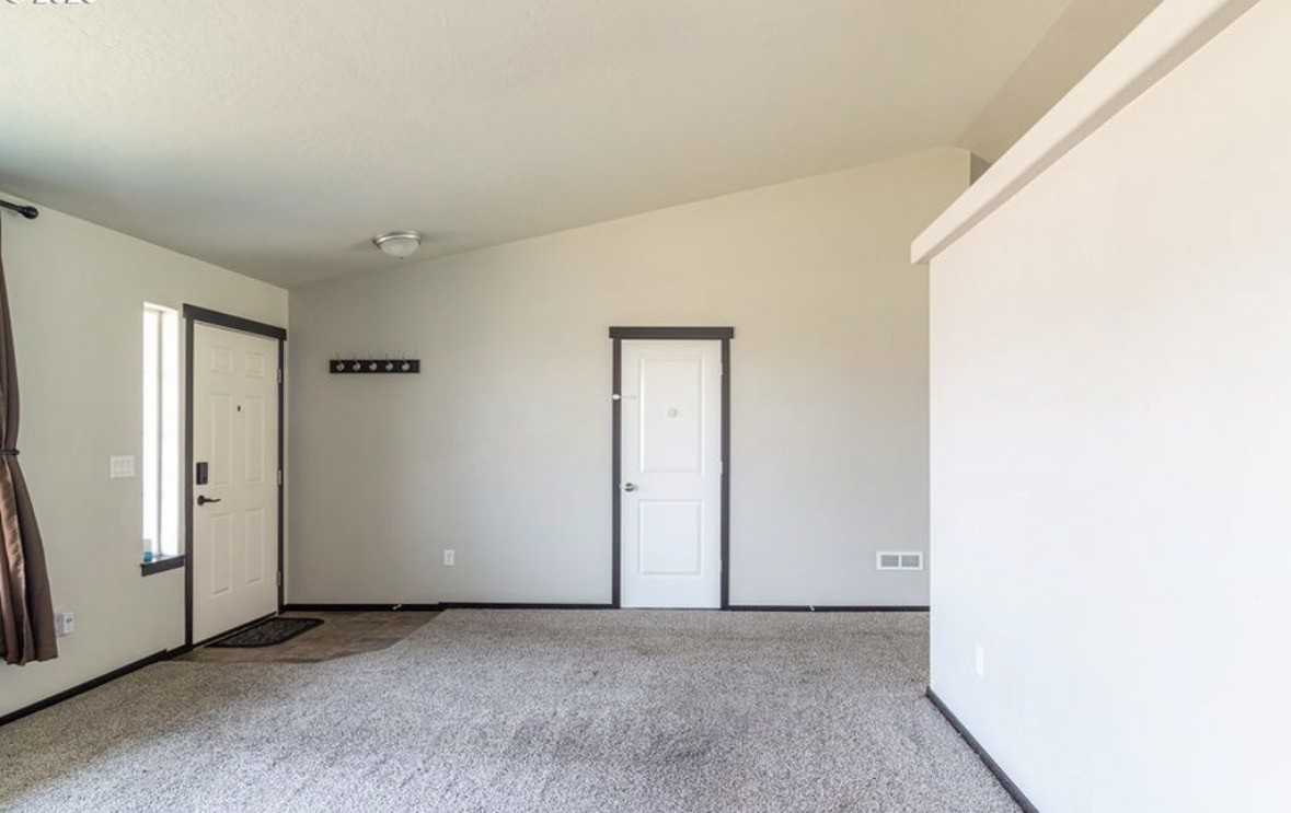 2766 Thrush St #NA - Photo 5 of 20