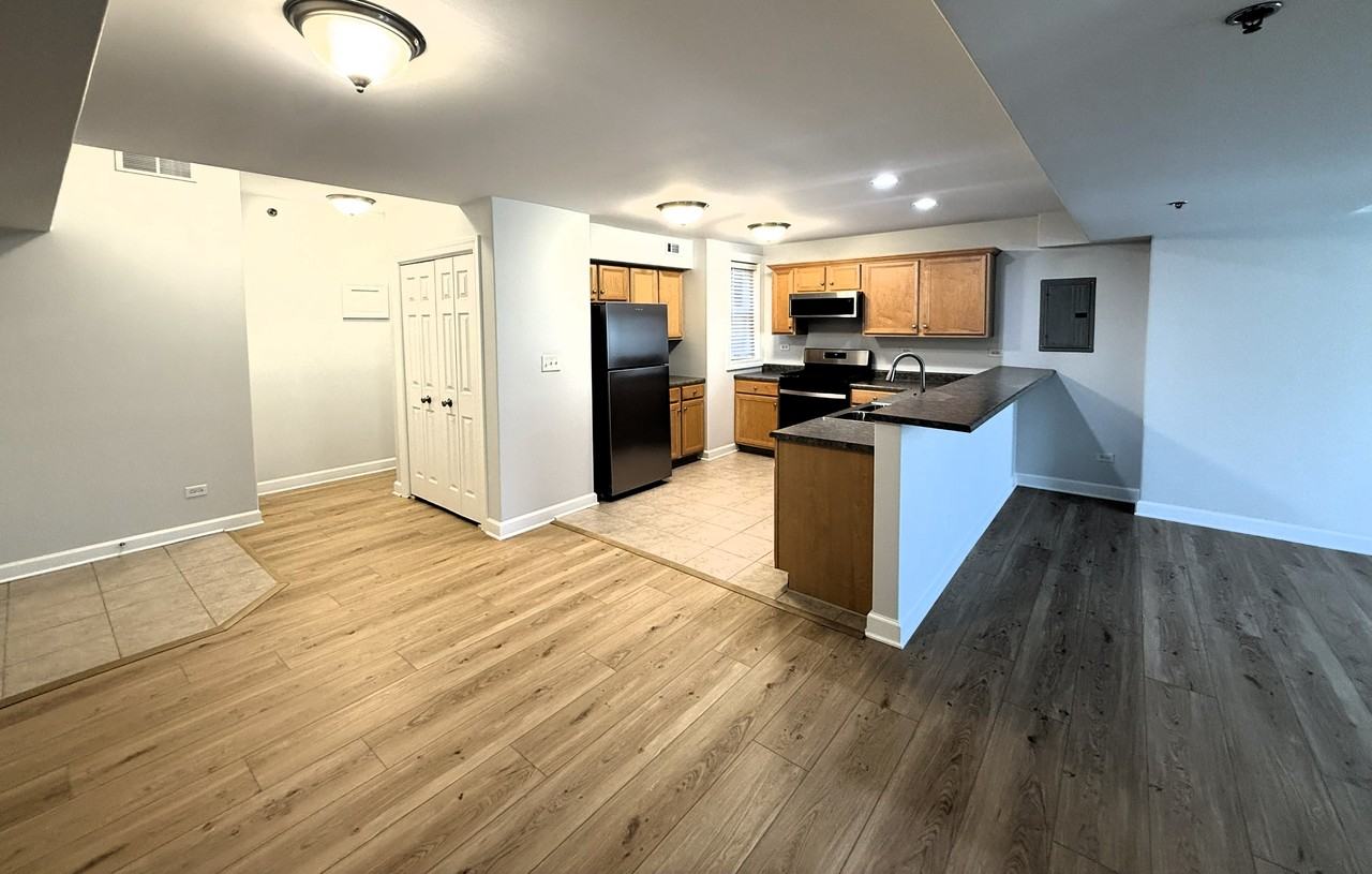 206 W Main St #2C - Photo 3 of 5