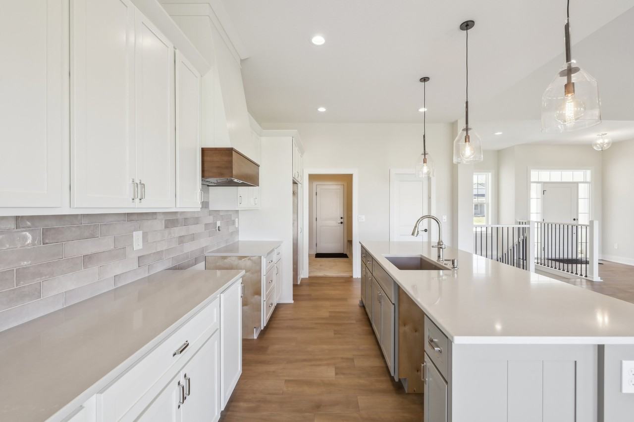 1395 Nw Red Oak Dr #NA - Photo 3 of 43