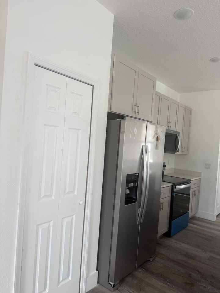 413 E Main St #NA - Photo 6 of 8