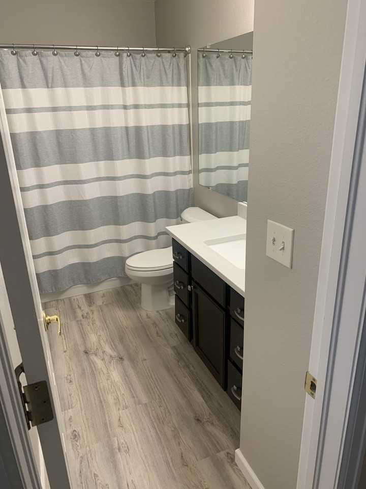 2760 W Greens Ct - Photo 2 of 10