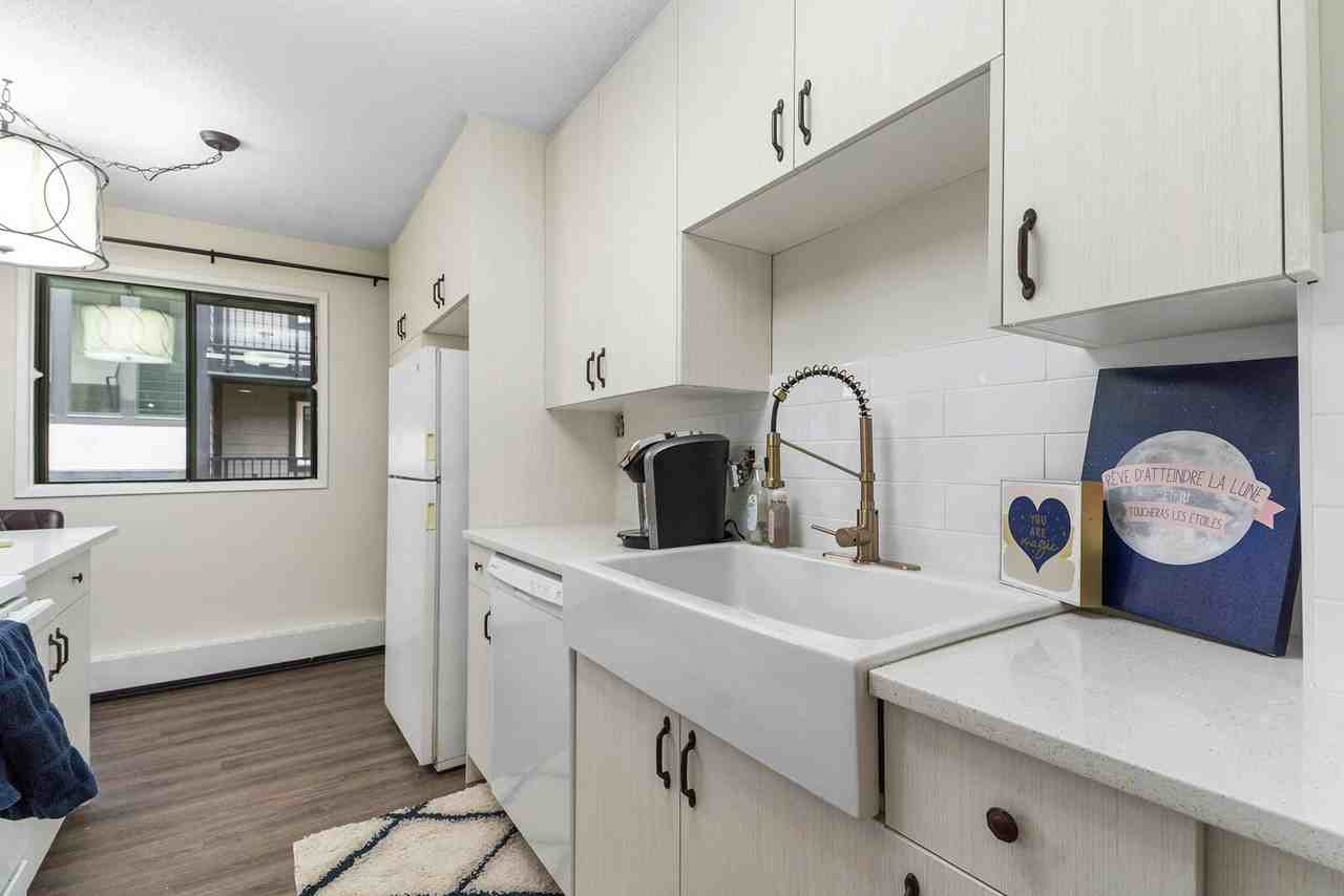 3519 49 St Nw - Photo 4 of 30