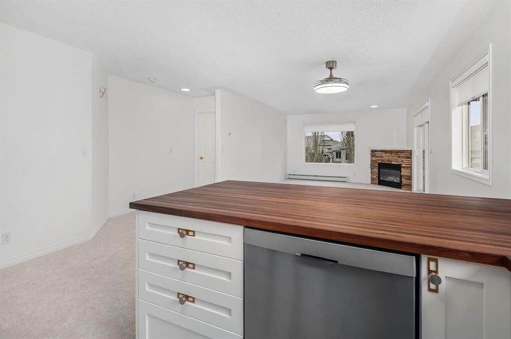 7451 Mountain View Terraces - Photo 3 of 25