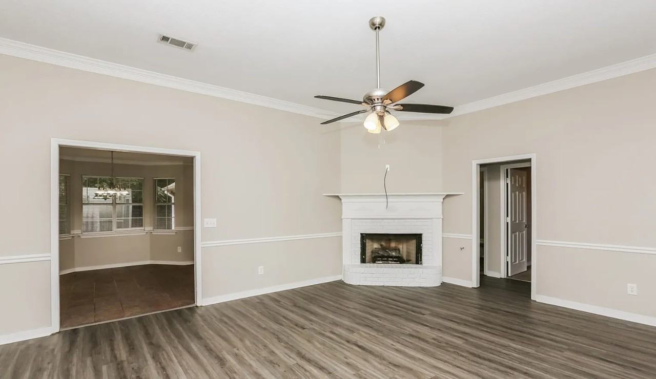 933 Mountain Crest Dr #NA - Photo 4 of 15