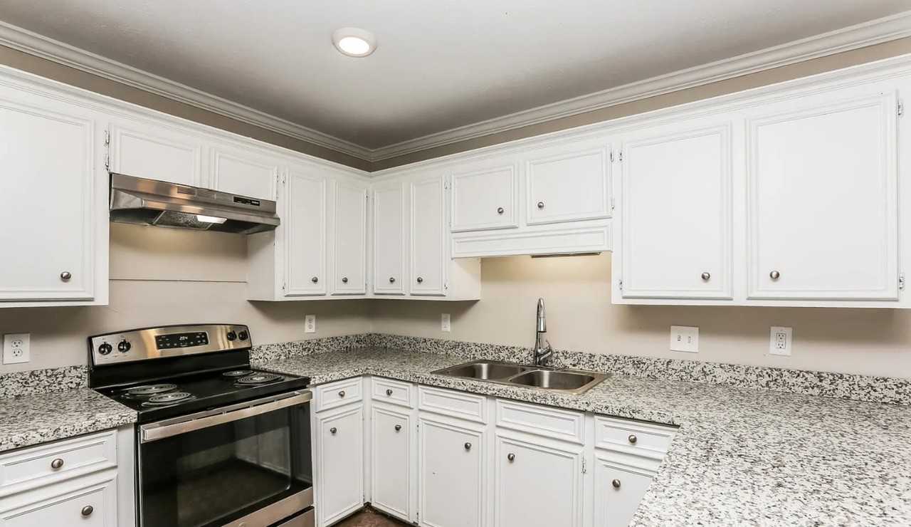 933 Mountain Crest Dr #NA - Photo 6 of 15