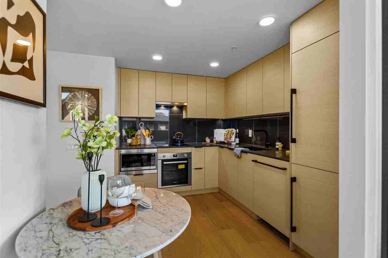 8120 Oak Street #307 - Photo 4 of 9