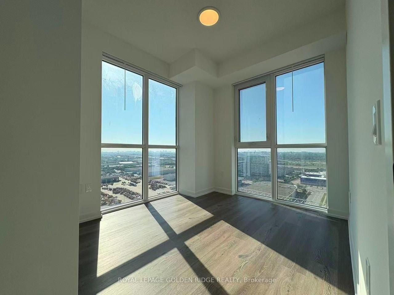 28 Interchange Way #2510