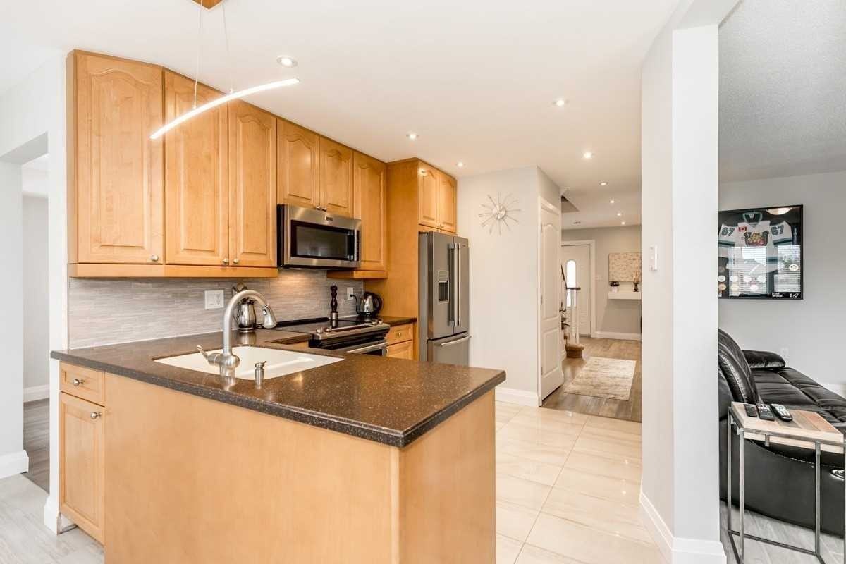 16 Brushwood Cres - Photo 5 of 20