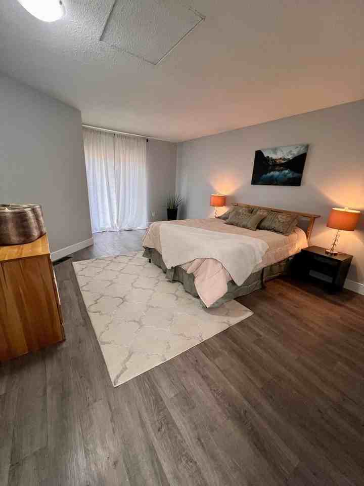698 Balsam Rd - Photo 5 of 16