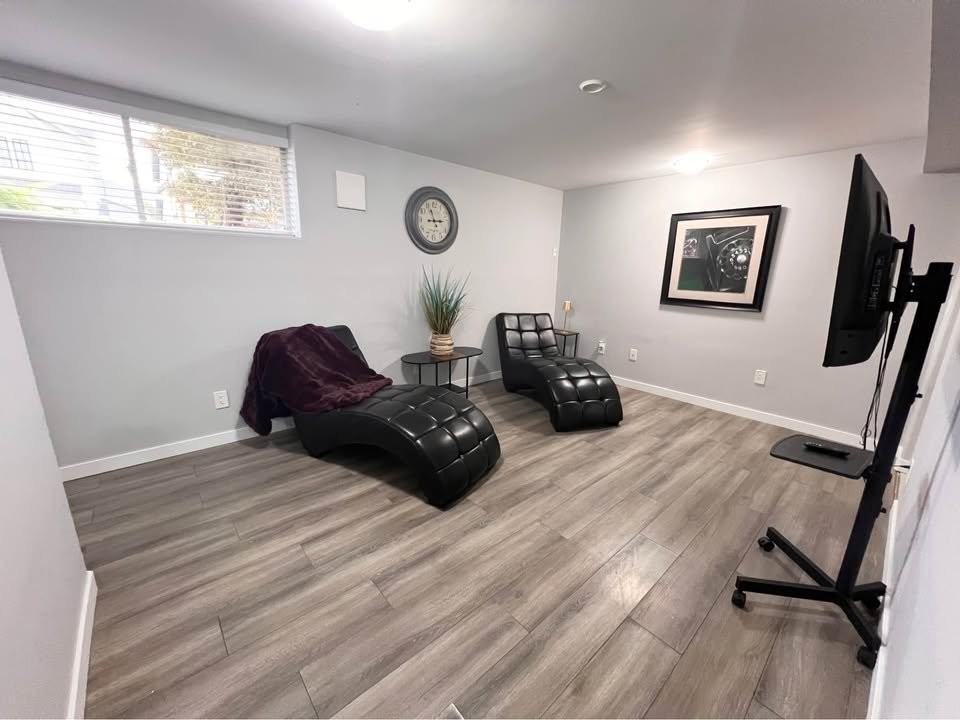 698 Balsam Rd - Photo 6 of 16