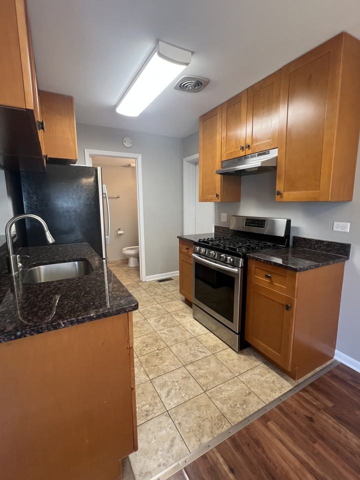 323 Meadow Court - Photo 4 of 11