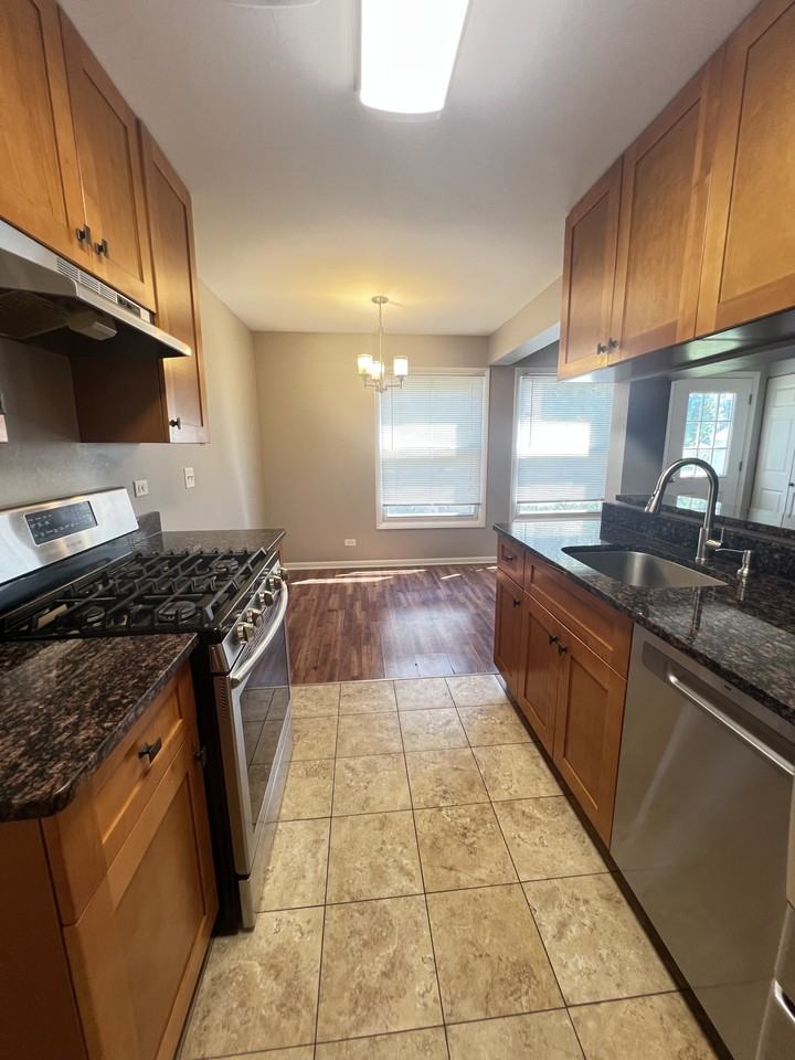 323 Meadow Court - Photo 6 of 11