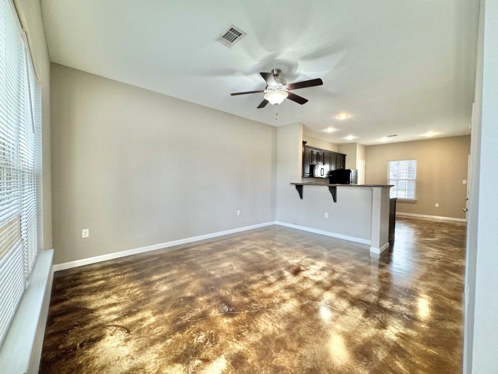 2509 Forest Home Rd #4 - Photo 4 of 24