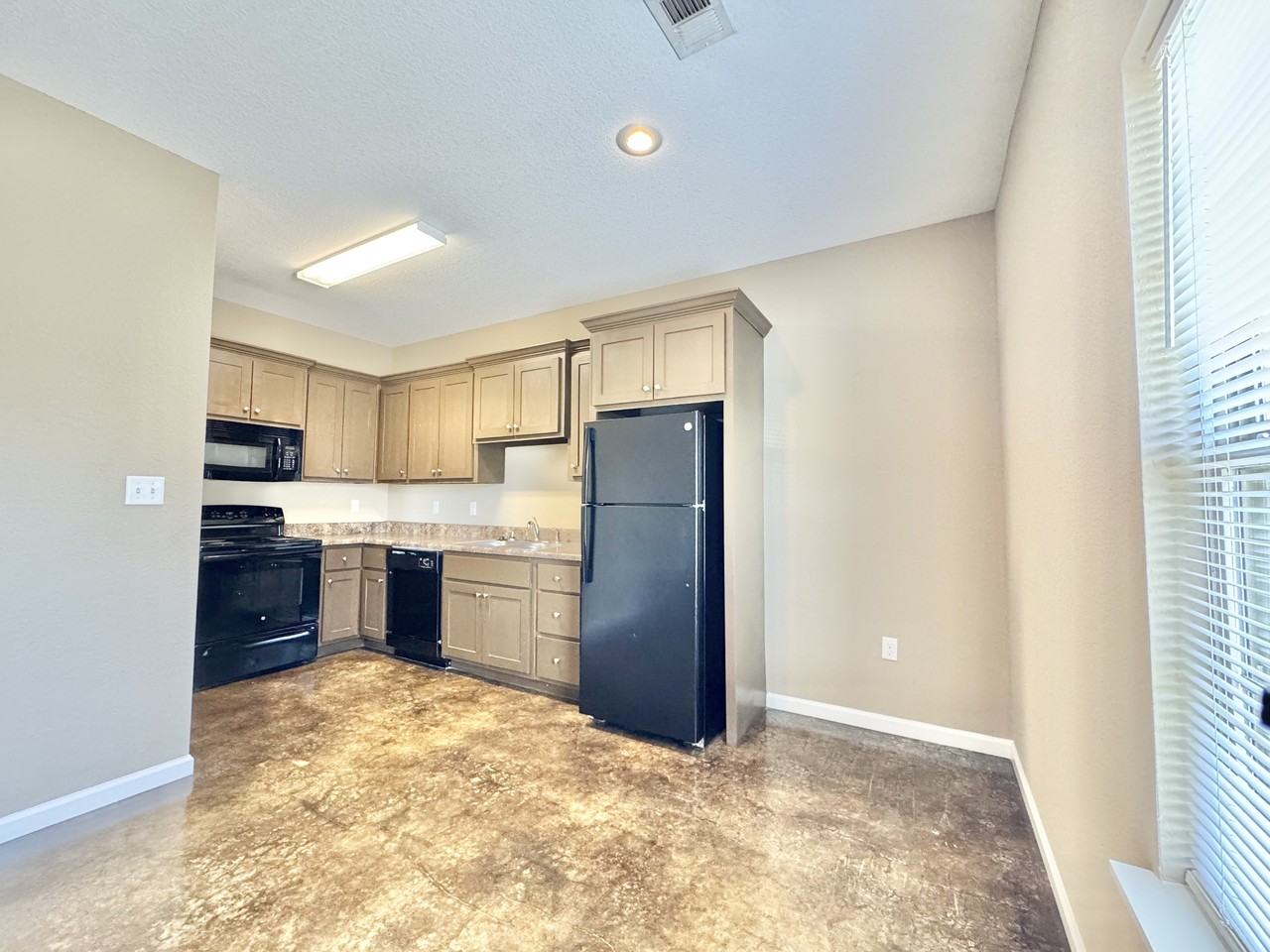 2010 Cotton St #4 - Photo 5 of 19