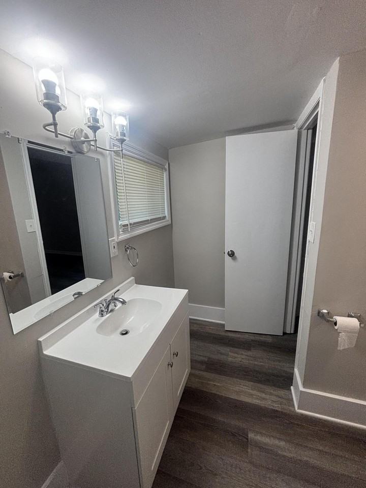 1160 Aldrich St Ne - Photo 7 of 17