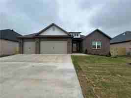 featured image of 2400 Salmon St