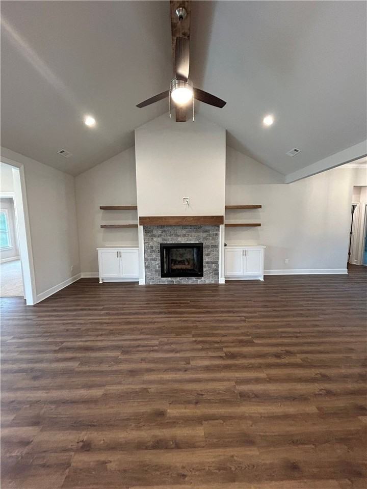 2400 Salmon St - Photo 2 of 24
