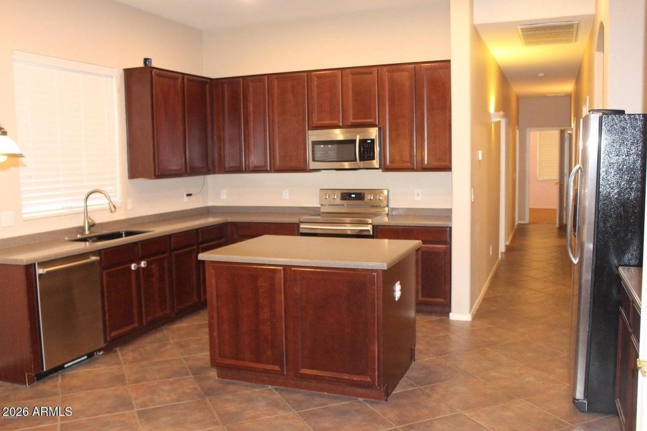7461 W Lariat Ln - Photo 3 of 6
