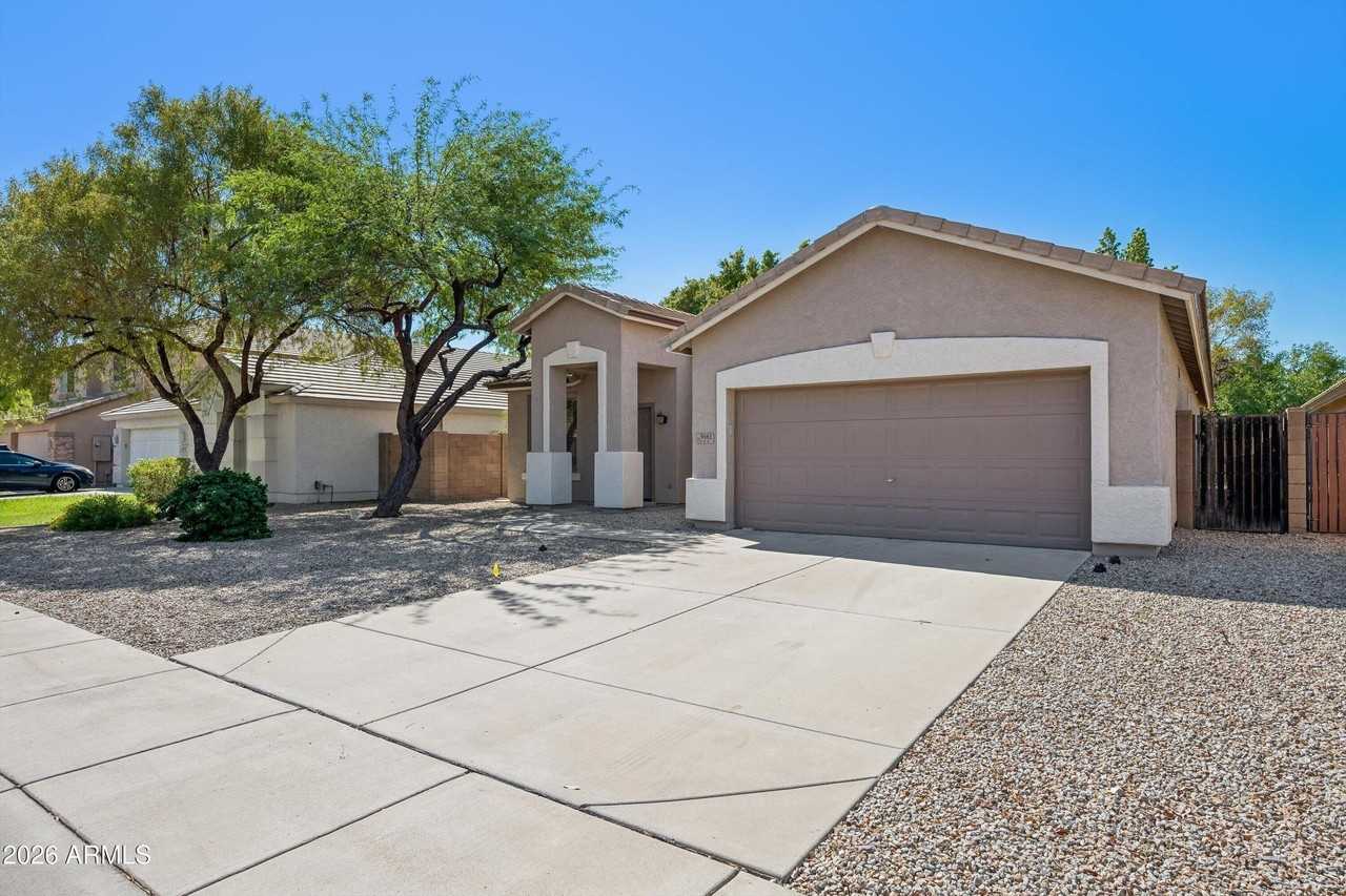 9161 W Salter Dr - Photo 4 of 49