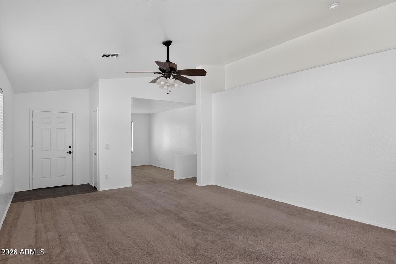 13737 W Peck Dr - Photo 7 of 18