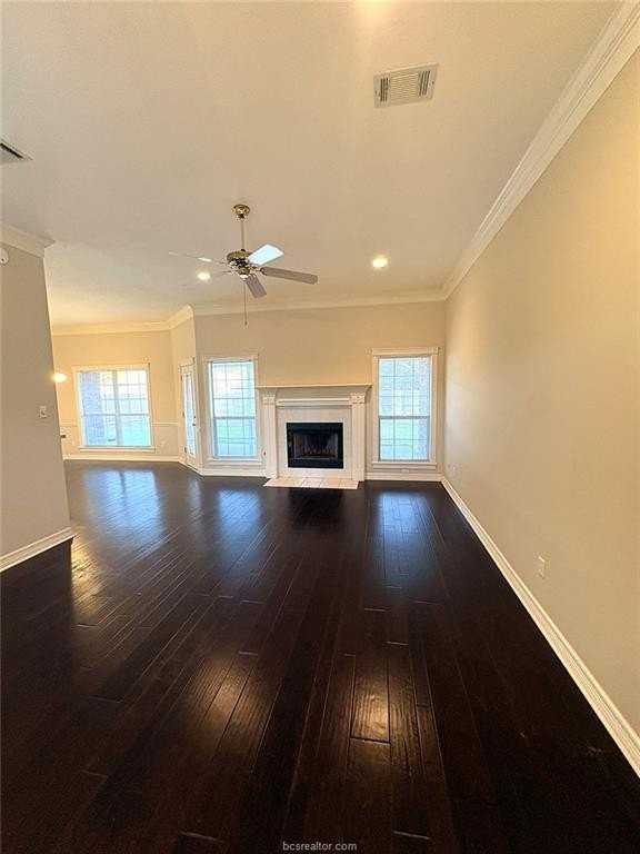606 Aster Dr - Photo 3 of 19