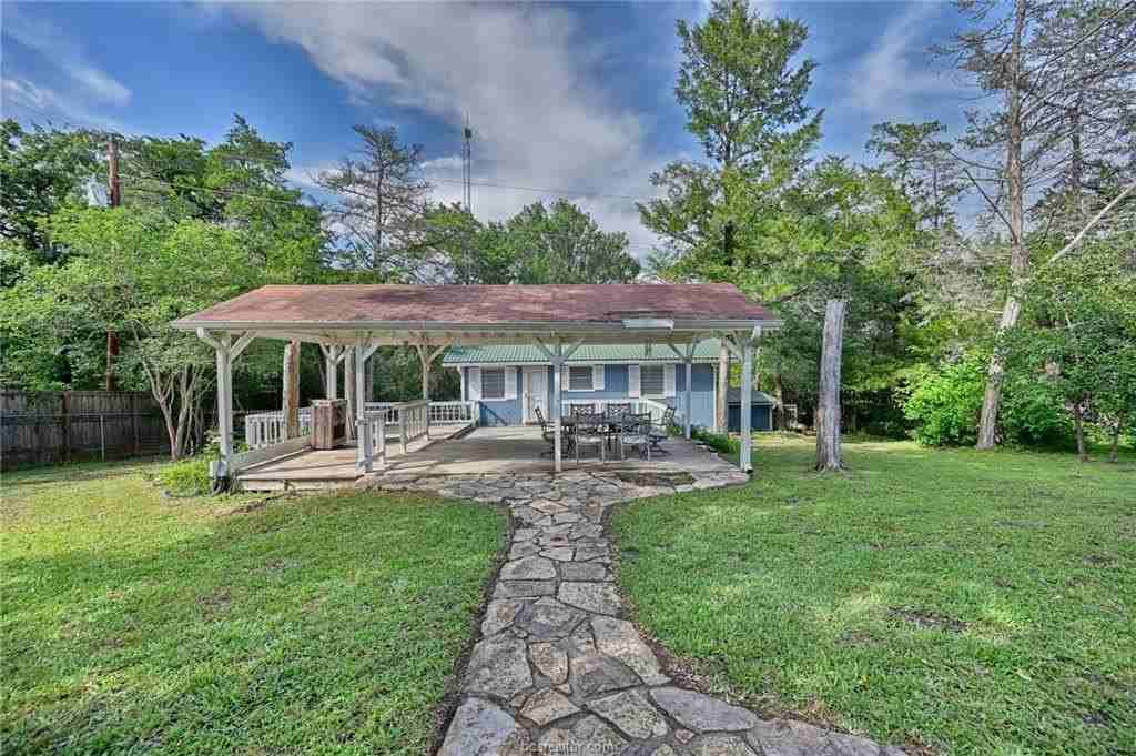 9481 Lake Forest Cir - Photo 2 of 40