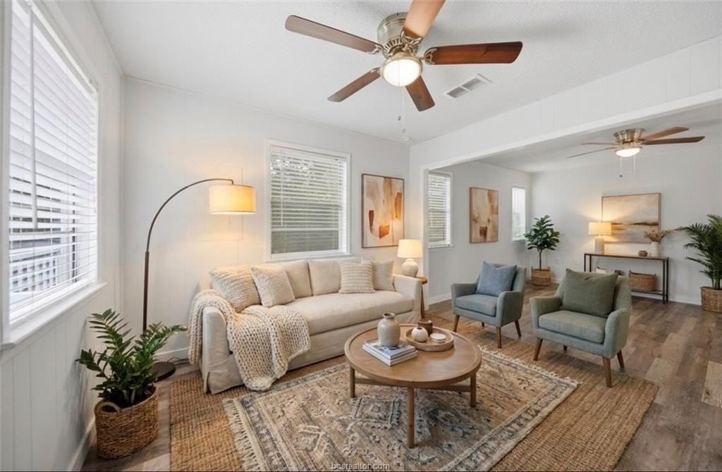 9481 Lake Forest Cir - Photo 5 of 40