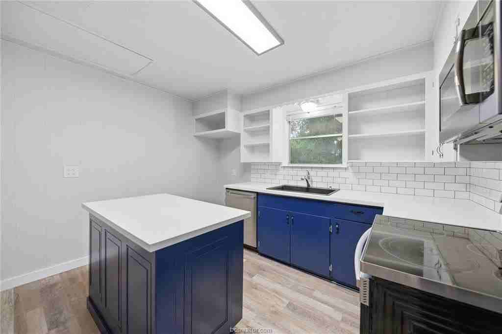 9481 Lake Forest Cir - Photo 7 of 40